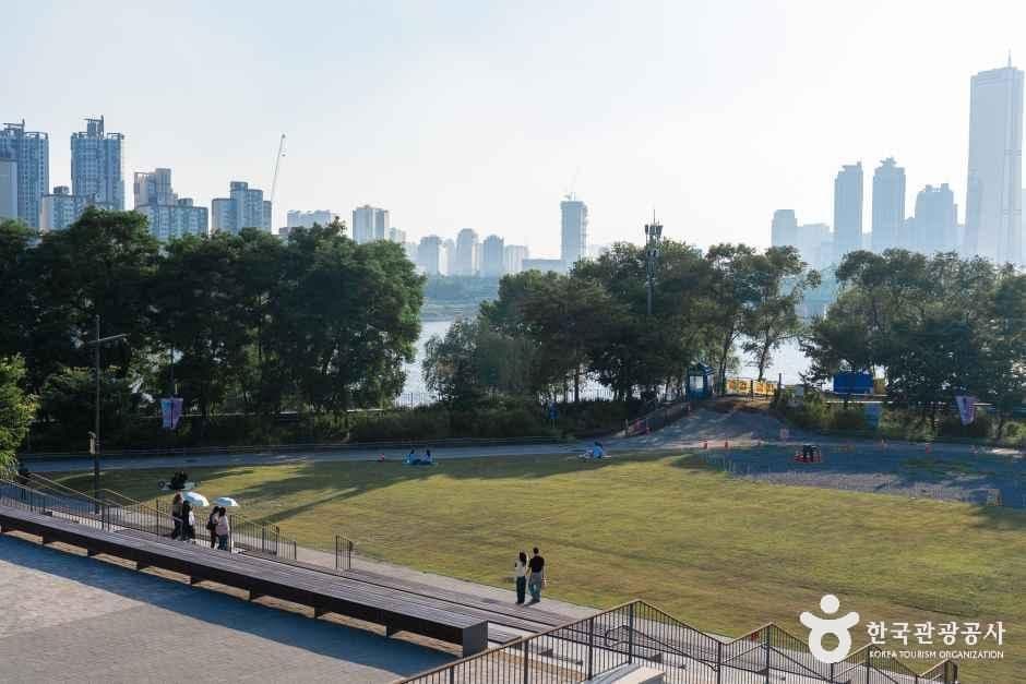 Nodeul Island — family-friendly place in Seoul, Korea