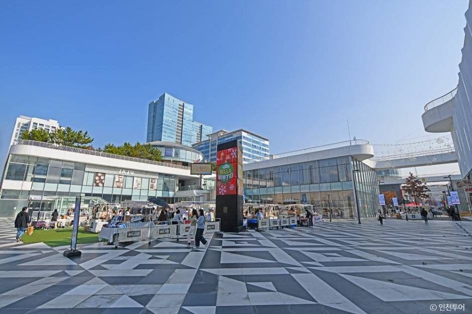 Starfield Suwon, a family-friendly place