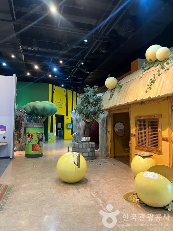 Gyeonggi Children's Museum, a kid-friendly indoor spot, good for rainy days, in Yongin-si