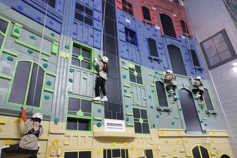 KidZania Seoul, a kid-friendly indoor spot, good for rainy days, in Songpa-gu