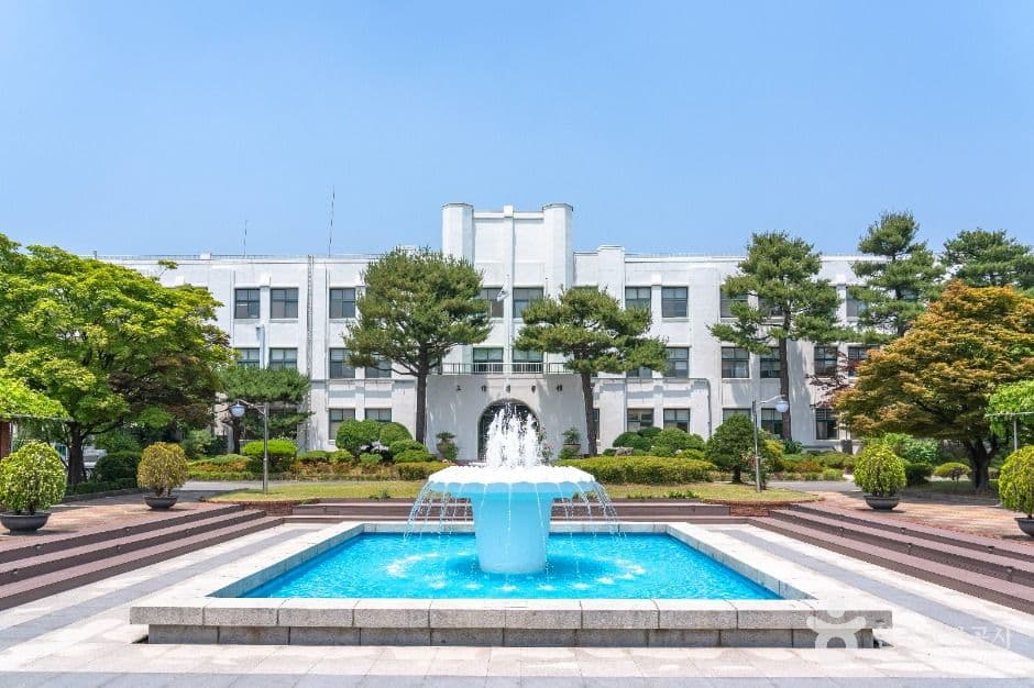 Jeongdok Library, a family-friendly family-friendly stop in Seoul
