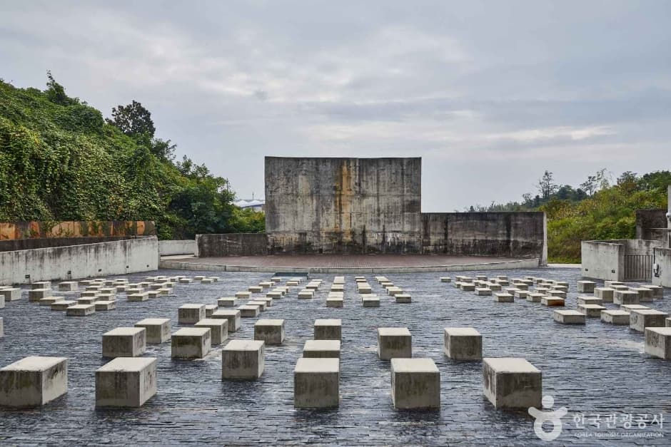 Oil Tank Culture Park, a family-friendly place, stroller-friendly, in Seoul