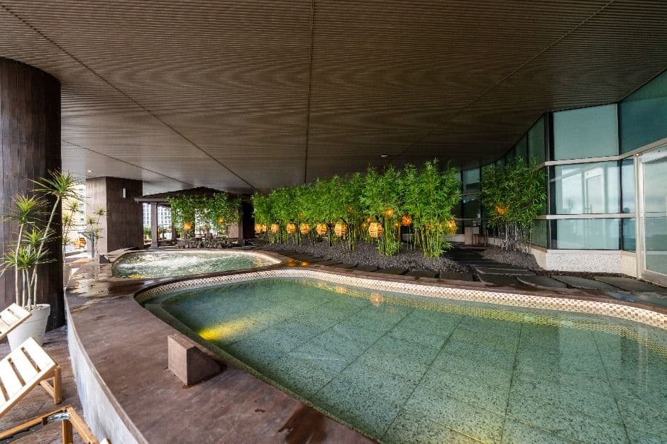 Club D Oasis Spa and Water Park, a kid-friendly indoor spot, good for rainy days, in Busan