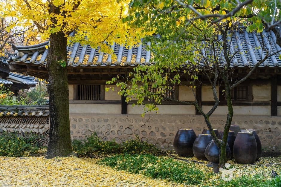 Korean Folk Village, a family-friendly place, good for rainy days, stroller-friendly, in Yongin-si