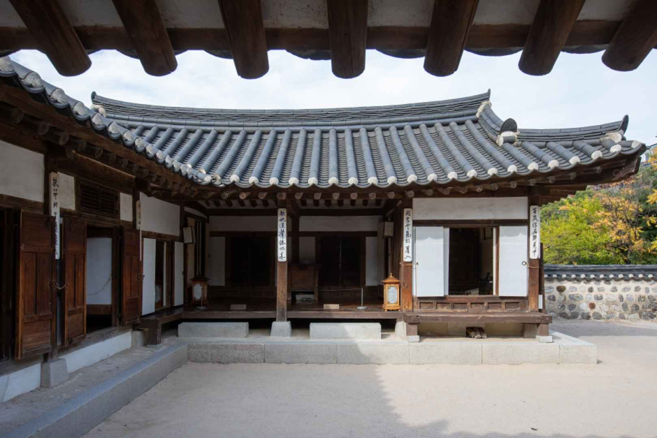 Namsangol Hanok Village, an outdoor family place, in Seoul