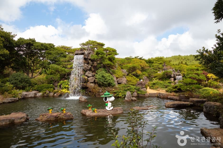 Snoopy Garden Jeju, a family-friendly place
