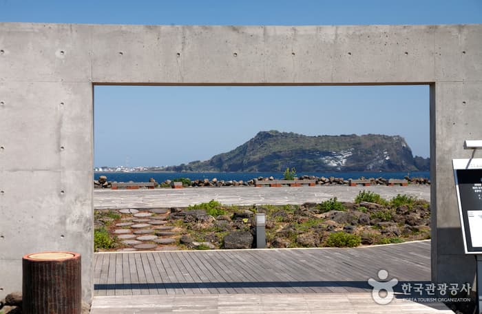Seongsan Ilchulbong, a family-friendly place